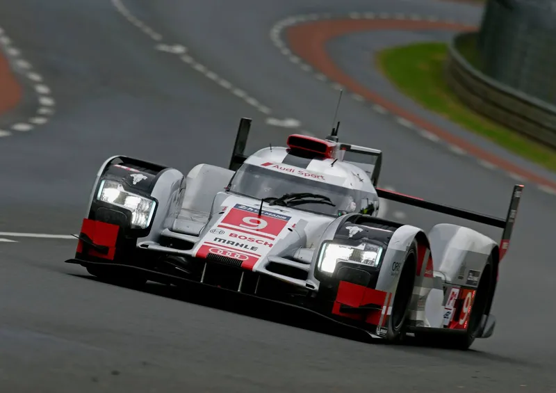 2015 Audi R18 e-tron quattro